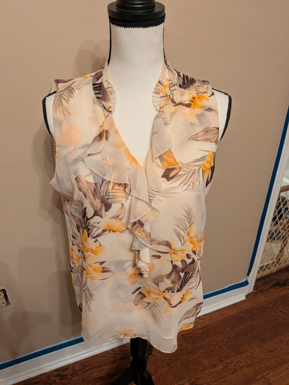 White House Black Market Sleeveless Ruffled V-Neck Floral Blouse